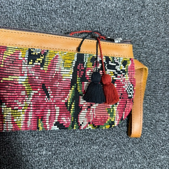 Nena & Co. Vibrant Artisan Vintage Woven Clutch Wristlet - Picture 2 of 6